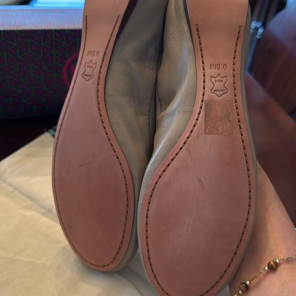Title: Tory Burch Claire Ballet Flats Tan Gold Logo Elastic Size 9.5M Dust Bag